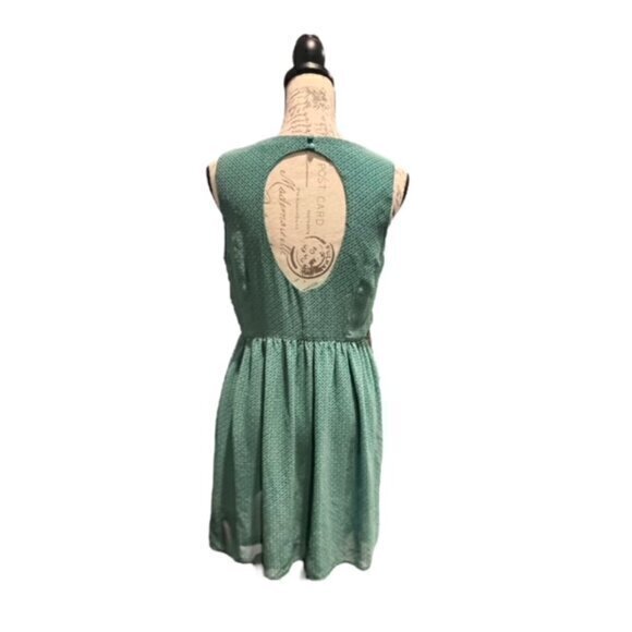 Fit and Flare Sleeveless Dress  Open Back Size Large Forever 21 Lightweight CUTE - Picture 2 of 16